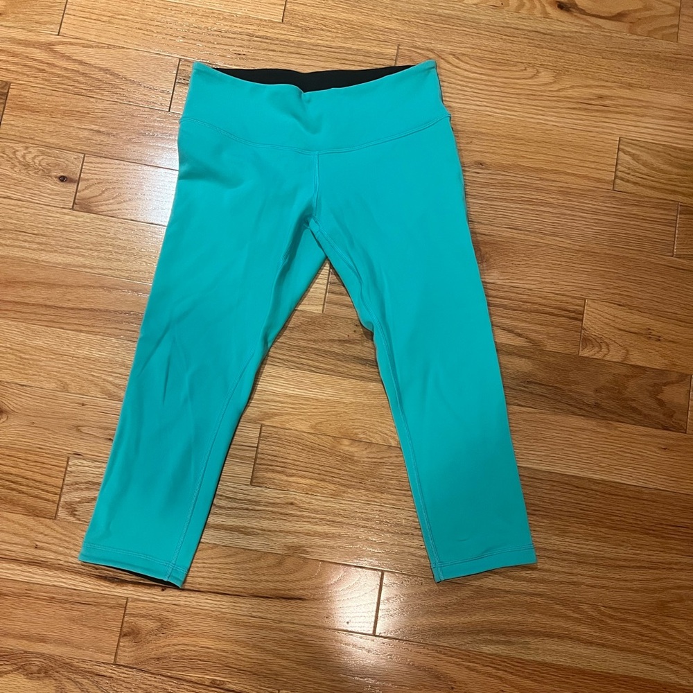 Lululemon women’s size 8 Teal align leggings low to medium rise cropped